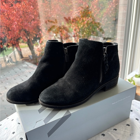 Blondo Black Suede Booties Waterproof Ankle Boot - Picture 2 of 6